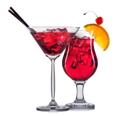 Kırmızı kokteyller dekorasyon meyve ve renkli hasır üzerinde izole beyaz arka plan ile kümesi