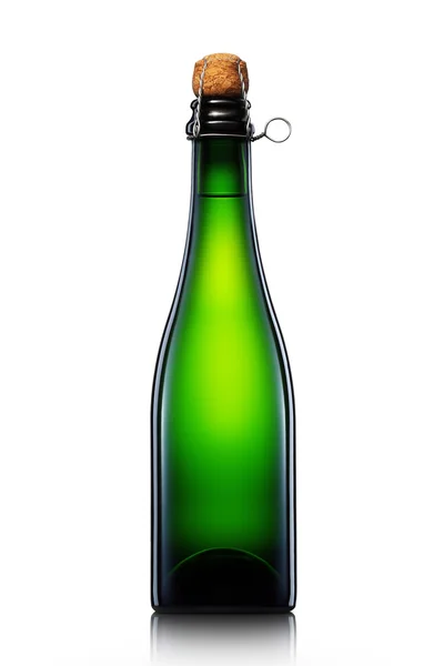 Bouteille de bière, cidre ou champagne isolé sur fond blanc — Photo