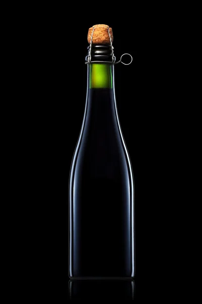 Üveg sör, almabor vagy pezsgő elszigetelt fekete háttér — Stock Fotó