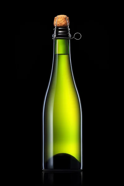 瓶啤酒、 苹果酒或香槟孤立在黑色背景上 — 图库照片