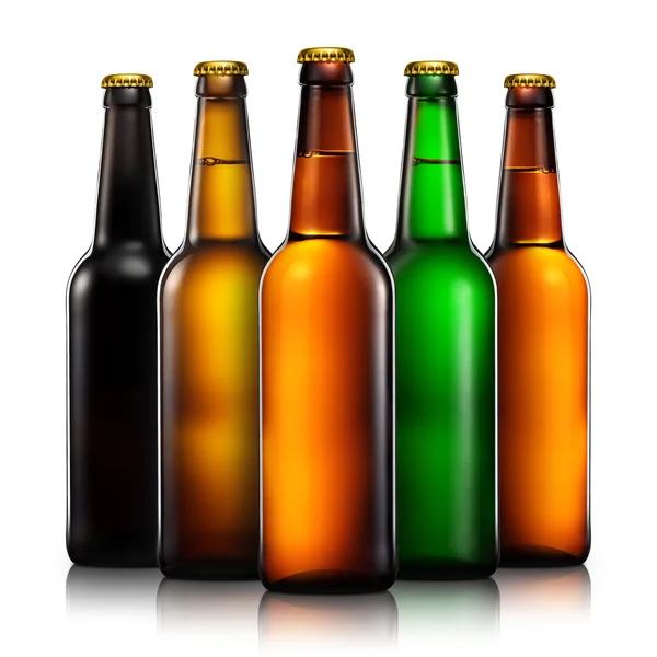 Conjunto de garrafas de cerveja isoladas sobre fundo branco — Fotografia de Stock