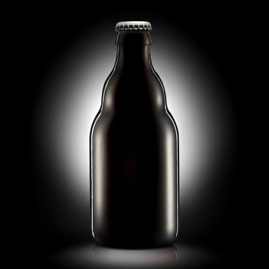 Bira veya siyah arka plan üzerine izole elma şarabı şişe