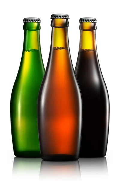 Set de botellas de cerveza aisladas sobre fondo blanco —  Fotos de Stock