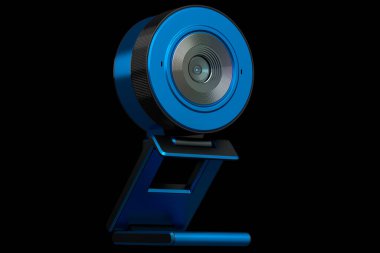 Web kamerası çevrimiçi görüntülü konuşma ve siyah arkaplan konferansı için beklemede.