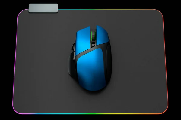 Souris moderne d'ordinateur de jeu sur le pad professionnel sur fond noir — Photo