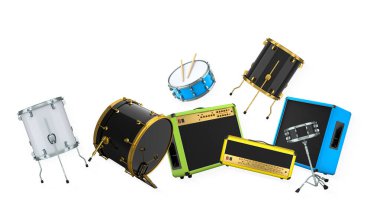 Çoklu tomlar ve tuzaklarla donatılmış, eşleşen amplifikatörlerle eşleştirilmiş, beyaz arkaplanda izole edilmiş davul seti..