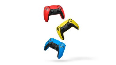 Havada uçan kablosuz oyun kontrolörleri kırpma yolu ile beyaz arka planda izole edilmiş, oyun teknolojisi konseptini sembolize ediyor.