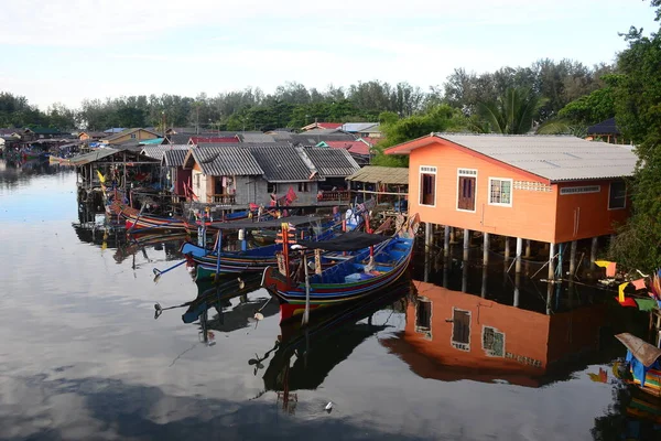 Narathiwat Tailandia Enero 2021 Pueblo Pesquero Local Largo Del Río —  Fotos de Stock