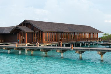 Maldivler villa su hazır fotoğraf üzerinde kazık