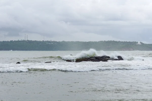 Oceano onda no Sri Lanka repositório — Fotografia de Stock