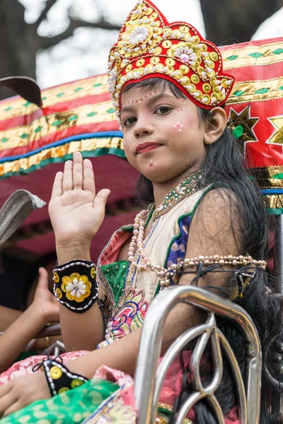 Lapset pukeutunut Lord Krishna varastossa kuva — kuvapankkivalokuva