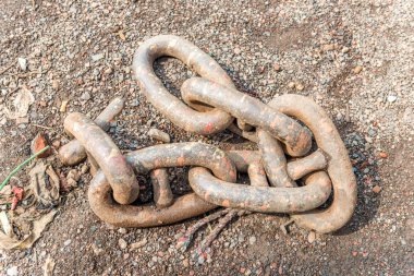 Yerel işçi gemiyi tamir için çalışıyoruz