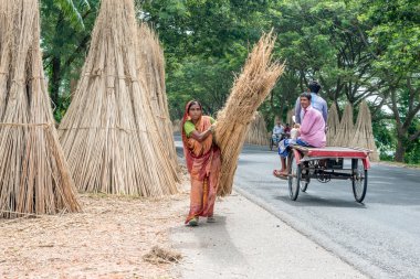 insanlar jüt işleniyor
