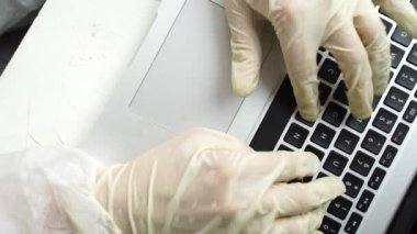 Tıp bilimadamı bir aşı geliştiriyor..