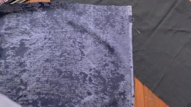 Ahşap masaya dikmek için malzeme hazırlama.