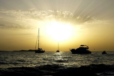 Ibiza gün batımı. İspanya.