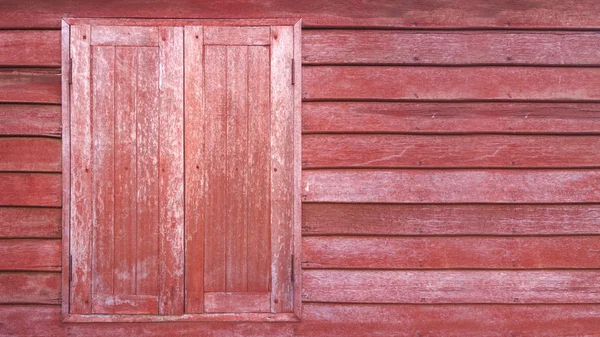 窗口和木板墙红. — 图库照片