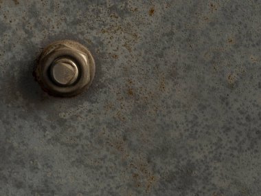 Paslı demir yüzeyde paslı cıvata ve fındık yakın çekim makro fotoğrafçılığı. Seçici odak