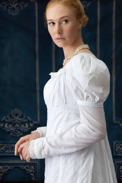 Regency Woman Wearing White Muslin Dress Standing Room — Stock Photo, Image