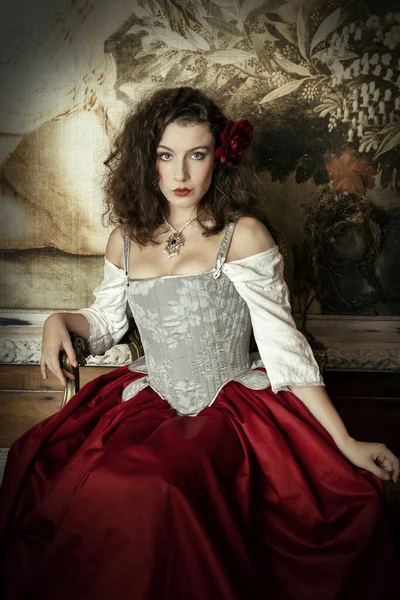 Krásná Mladá Žena Korzetu Dlouhé Sukni Barokním Stylu — Stock fotografie