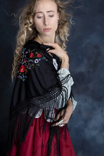 Renaissance Woman Brocade Corset Red Skirt — Stock Photo, Image