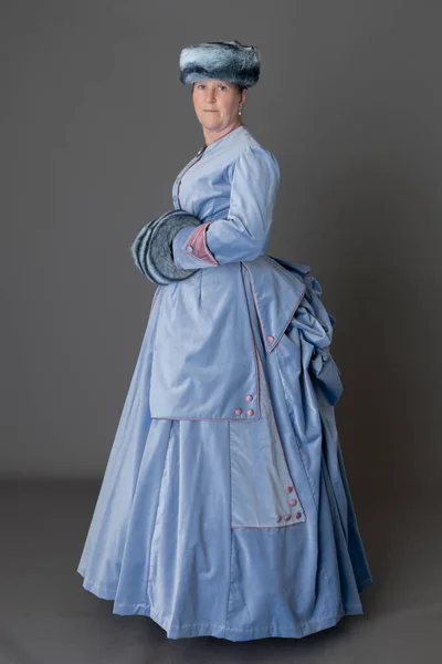 Victorian Woman Wearing Pale Blue Velvet Bustle Ensemble Fur Hat — Stock Photo, Image