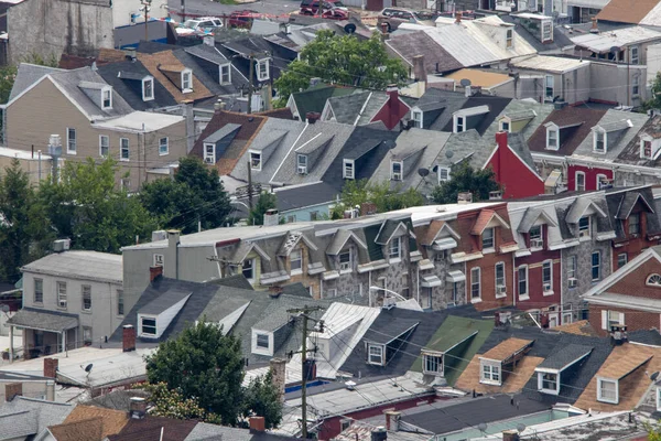 Reading Pennsylvania 'daki Townhouse' ların yüksek açılı görüntüsü.