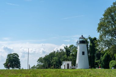 Chesapeake Körfezi yakınlarındaki Elk Boyun Eyalet Parkı 'ndaki Hindi Noktası Deniz Feneri..