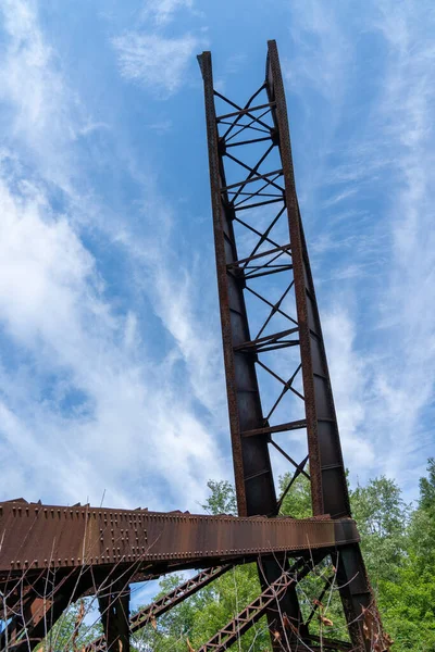 Una Gigantesca Viga Del Destruido Puente Kinzua Que Eleva Hacia — Foto de Stock