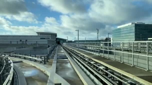 Tampa Bay Floryda Grudnia 2020 Jazda Pociągiem Tranzytowym Terminalu Odlotów — Wideo stockowe