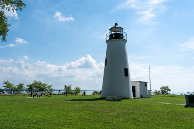 Chesapeake Körfezi yakınlarındaki Elk Boyun Eyalet Parkı 'ndaki Hindi Noktası Deniz Feneri..