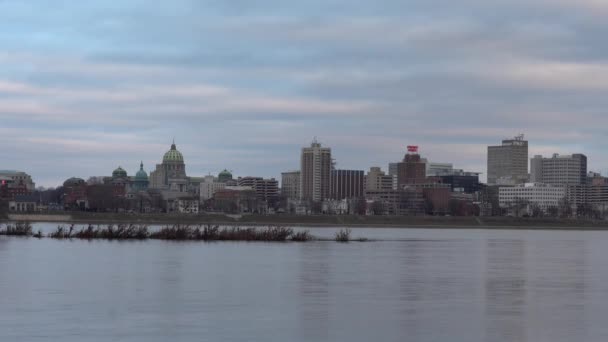 Harrisburg Pensylwania Stycznia 2021 Widok Stolicę Stanu Harrisburg Przez Rzekę — Wideo stockowe