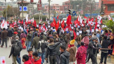 Katmandu, Nepal - 10 Şubat 2021: Nepal 'in Katmandu kentindeki seçim zamanında komünist partinin siyasi bir mitingi.