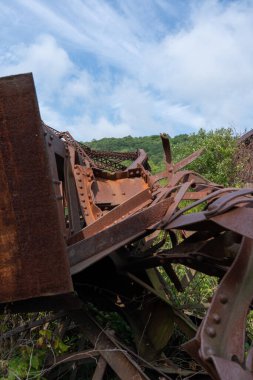 Kinzua Köprüsü enkazının devasa kirişleri..
