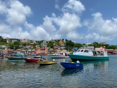Aziz Georges, Grenada - 17 Haziran 2021: St Georges, Grenada körfezindeki tekneler.