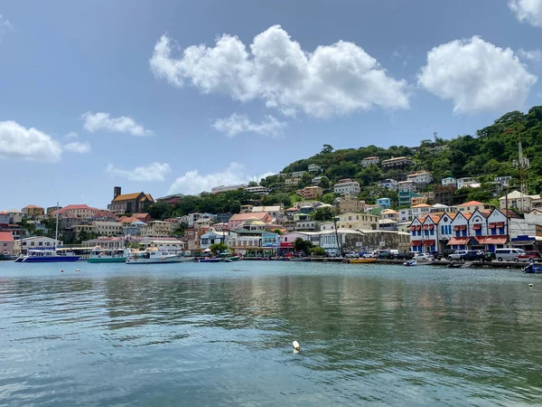 Aziz Georges, Grenada - 17 Haziran 2021: St Georges, Grenada körfezindeki tekneler.