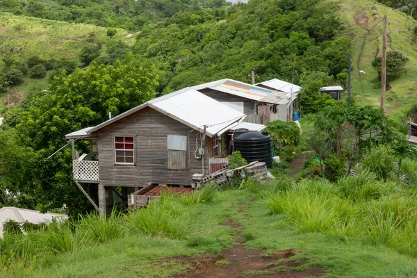 Дом Расположенный Склоне Холма Гренаде — стоковое фото