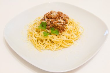 Bir Bolonez soslu spagetti
