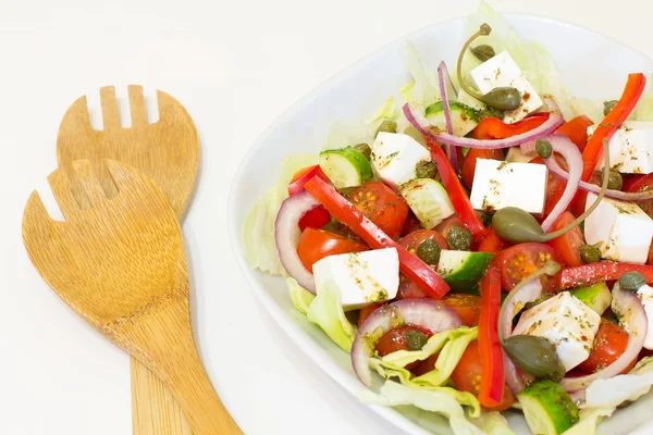 Salada grega com alcaparras — Fotografia de Stock