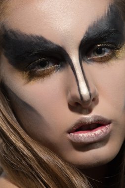 siyah yaratıcı kız makyaj
