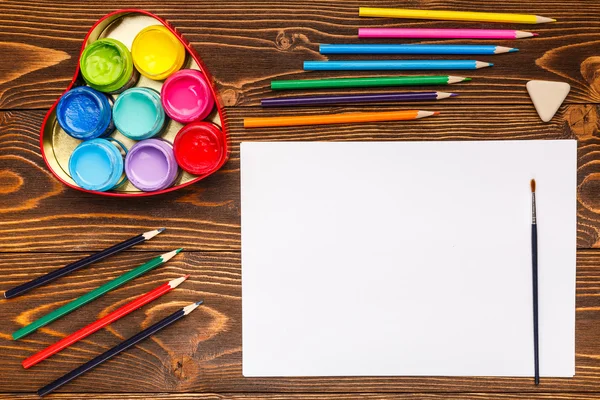 Boyalar, pastel boya, kağıt, boya setleri