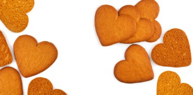 Kalp kurabiyesi beyaza izole edilmiş. Panorama.