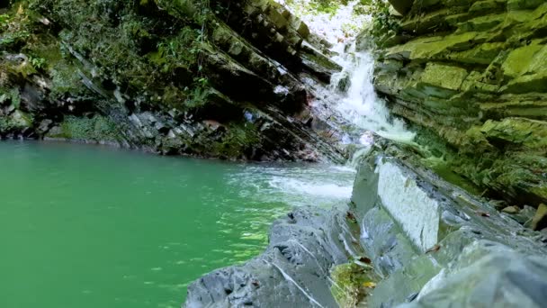Canyon Vattenfall Krasnodar Territoriet Lazarevsky Distriktet Sotji Ryssland — Stockvideo
