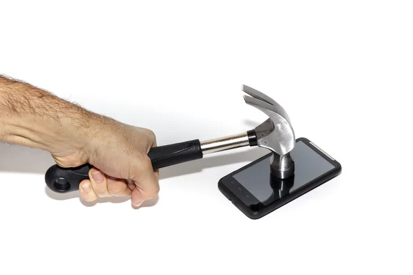 Bir çekiç ile Smartphone varlık vurmak