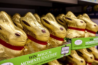 Londra - Mart 2015: Lindt Paskalya tavşanları