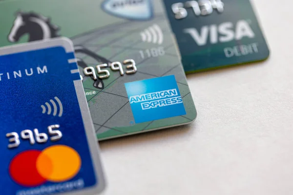 Vancouver, Canada - Circa 2021: American Express, Mastercard e Visa Debit — Foto Stock