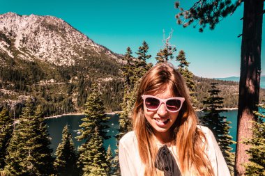 Lake Tahoe, California yakınındaki kız