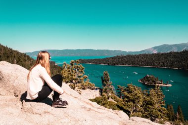 Lake Tahoe, California yakınındaki kız