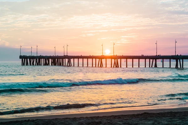 Zonsondergang op Venice Beach, Californië — Stockfoto