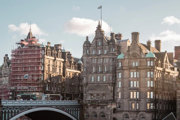 Épületek és családi házak, Edinburgh, Skócia — Stock Fotó